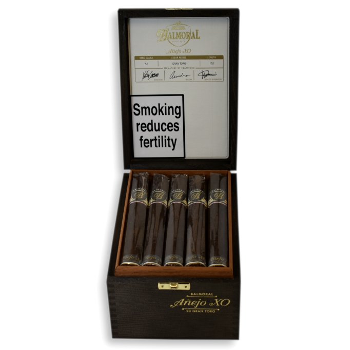 Balmoral Anejo XO Petit Robusto 1 — Cigars at Tabac Luxe